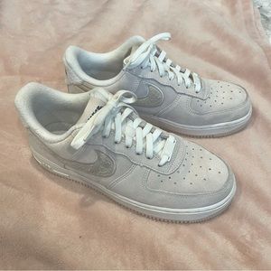 Nike Air Force 1 '07 SE - size 8
